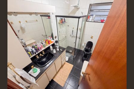 Casa à venda com 450m², 6 quartos e 3 vagas Casa à venda com 450m², 6 quartos e 3 vagasBanheiro 1