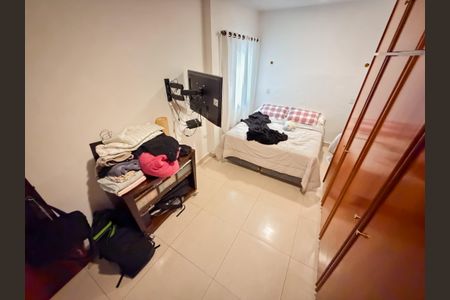 Casa à venda com 450m², 6 quartos e 3 vagas Casa à venda com 450m², 6 quartos e 3 vagasQuarto 1