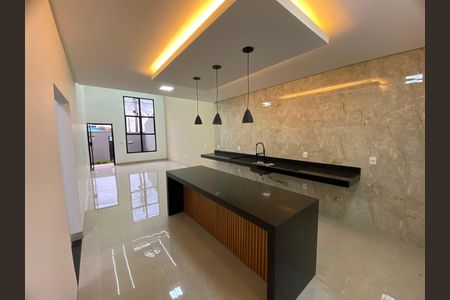 Casa à venda com 168m², 3 quartos e 4 vagas