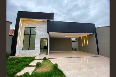 Casa à venda com 168m², 3 quartos e 4 vagas