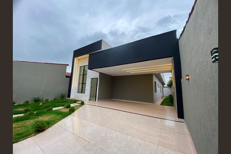 Casa à venda com 168m², 3 quartos e 4 vagas