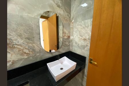Casa à venda com 168m², 3 quartos e 4 vagas