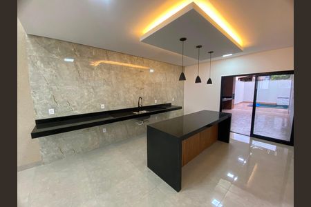 Casa à venda com 168m², 3 quartos e 4 vagas