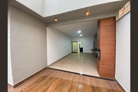 Casa à venda com 168m², 3 quartos e 4 vagas
