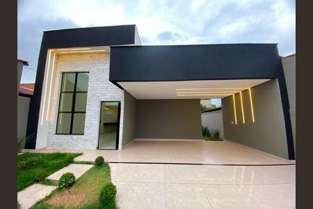 Casa à venda com 168m², 3 quartos e 4 vagas