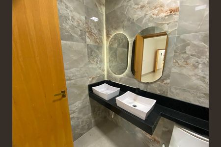 Casa à venda com 168m², 3 quartos e 4 vagas