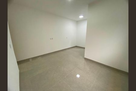 Casa à venda com 168m², 3 quartos e 4 vagas