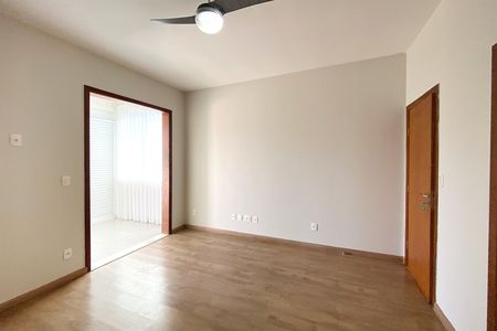 Casa de condomínio à venda com 455m², 4 quartos e 4 vagas Casa de condomínio à venda com 455m², 4 quartos e 4 vagasSuite 2