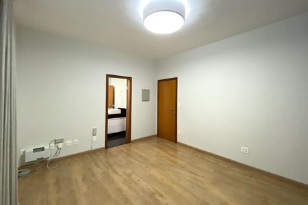 Casa de condomínio à venda com 455m², 4 quartos e 4 vagas Casa de condomínio à venda com 455m², 4 quartos e 4 vagasSuite 3