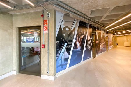 Casa de condomínio à venda com 455m², 4 quartos e 4 vagas Casa de condomínio à venda com 455m², 4 quartos e 4 vagasÁrea comum