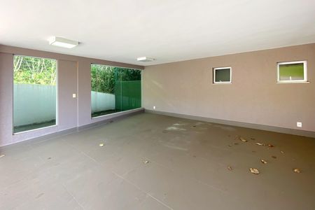 Casa de condomínio à venda com 455m², 4 quartos e 4 vagas Casa de condomínio à venda com 455m², 4 quartos e 4 vagasGaragem