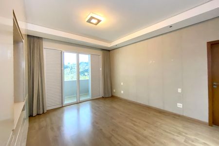 Casa de condomínio à venda com 455m², 4 quartos e 4 vagas Casa de condomínio à venda com 455m², 4 quartos e 4 vagasSuite 1