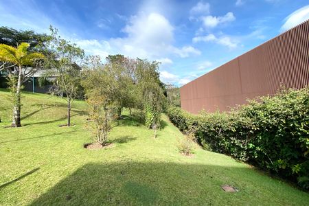 Casa de condomínio à venda com 455m², 4 quartos e 4 vagas Casa de condomínio à venda com 455m², 4 quartos e 4 vagasÁrea comum