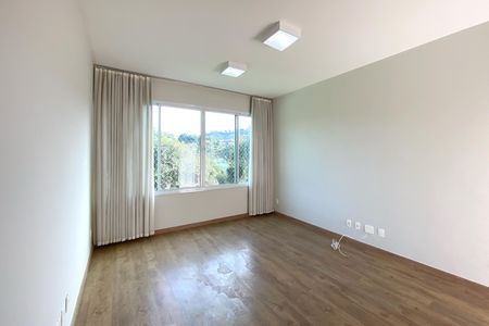 Casa de condomínio à venda com 455m², 4 quartos e 4 vagas Casa de condomínio à venda com 455m², 4 quartos e 4 vagasSuite 4