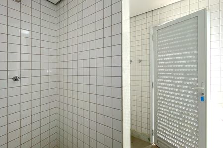 Casa de condomínio à venda com 455m², 4 quartos e 4 vagas Casa de condomínio à venda com 455m², 4 quartos e 4 vagasSauna
