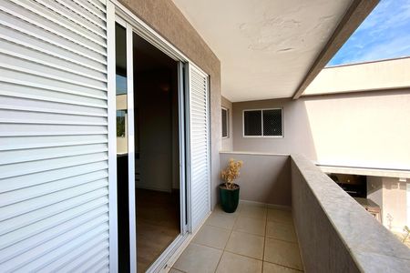 Casa de condomínio à venda com 455m², 4 quartos e 4 vagas Casa de condomínio à venda com 455m², 4 quartos e 4 vagasVaranda da Suite 1