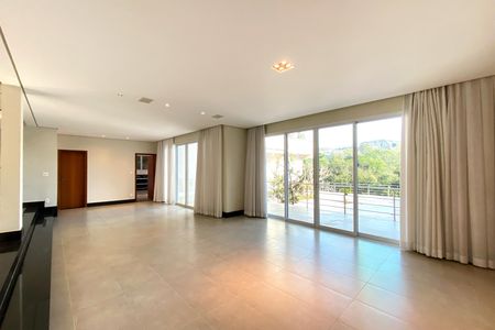 Casa de condomínio à venda com 455m², 4 quartos e 4 vagas Casa de condomínio à venda com 455m², 4 quartos e 4 vagasSala