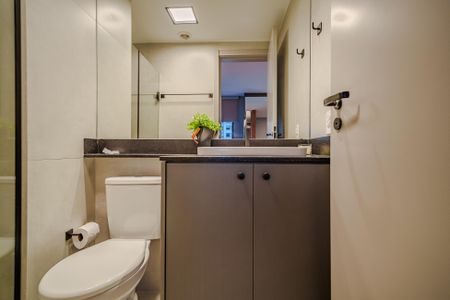 Banheiro de apartamento para alugar com 1 quarto, 24m² em Butantã, São Paulo