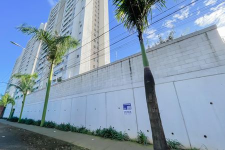 Casa de condomínio à venda com 47m², 2 quartos e 1 vaga Casa de condomínio à venda com 47m², 2 quartos e 1 vagaFachada