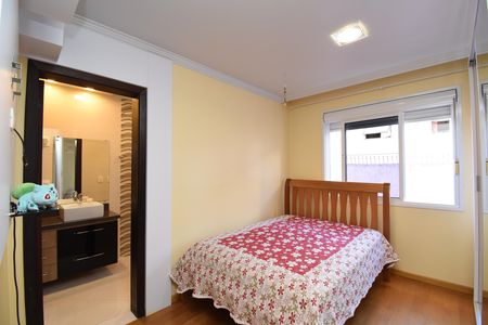 Casa à venda com 494m², 4 quartos e 4 vagasSuíte 2