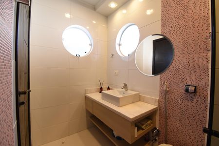 Casa à venda com 494m², 4 quartos e 4 vagasBanheiro da Suíte 3