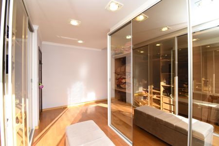 Casa à venda com 494m², 4 quartos e 4 vagasSuíte 1