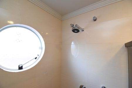 Casa à venda com 494m², 4 quartos e 4 vagasBanheiro da Suíte 2