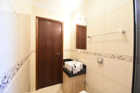 Casa à venda com 494m², 4 quartos e 4 vagasBanheiro da Área gourmet 