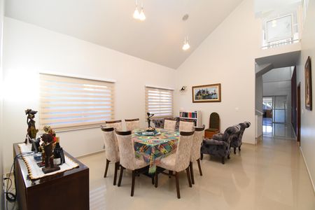 Casa à venda com 494m², 4 quartos e 4 vagasSala de Jantar