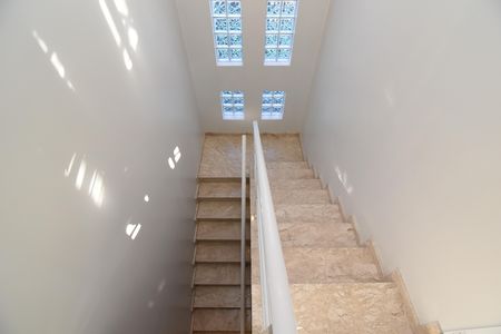 Casa à venda com 494m², 4 quartos e 4 vagasEscadas