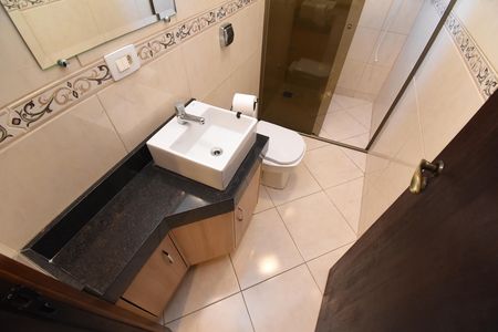 Casa à venda com 494m², 4 quartos e 4 vagasBanheiro da Área gourmet 