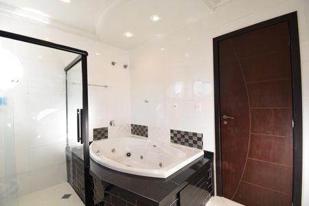 Casa à venda com 494m², 4 quartos e 4 vagasBanheiro da Suíte 1