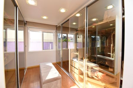 Casa à venda com 494m², 4 quartos e 4 vagasSuíte 1