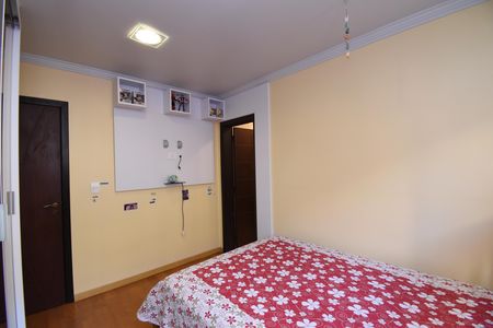 Casa à venda com 494m², 4 quartos e 4 vagasSuíte 2