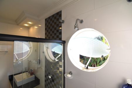 Casa à venda com 494m², 4 quartos e 4 vagasBanheiro da Suíte 1