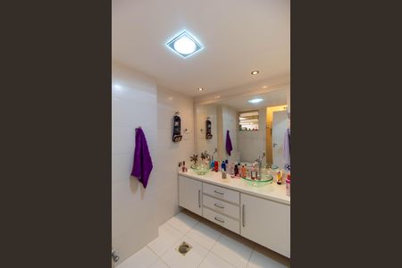 Apartamento para alugar com 110m², 3 quartos e 1 vaga Apartamento para alugar com 110m², 3 quartos e 1 vagaBanheiro Social