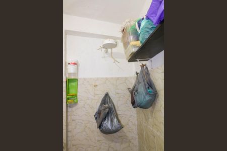 Casa para alugar com 80m², 2 quartos e sem vaga Casa para alugar com 80m², 2 quartos e sem vagaBanheiro de Serviço