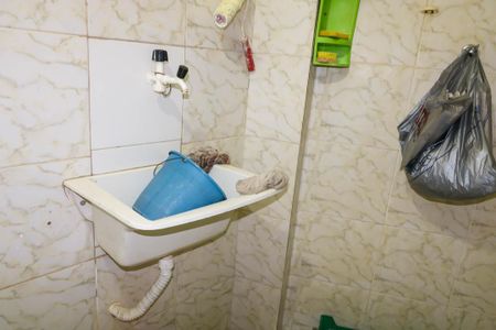 Casa para alugar com 80m², 2 quartos e sem vaga Casa para alugar com 80m², 2 quartos e sem vagaBanheiro de Serviço
