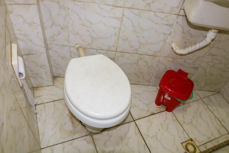 Casa para alugar com 80m², 2 quartos e sem vaga Casa para alugar com 80m², 2 quartos e sem vagaBanheiro de Serviço