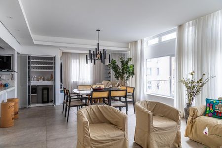 Apartamento à venda com 166m², 3 quartos e 1 vaga Apartamento à venda com 166m², 3 quartos e 1 vagaSala