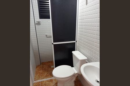 Banheiro de apartamento para alugar com 1 quarto, 29m² em Cidade Ocian, Praia Grande