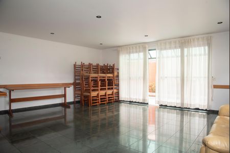 Apartamento para alugar com 75m², 3 quartos e 2 vagas Apartamento para alugar com 75m², 3 quartos e 2 vagasÁrea comum - Salão de festas