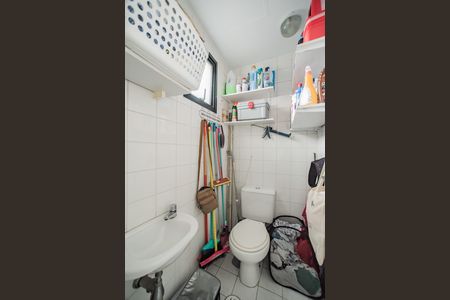 Apartamento para alugar com 75m², 3 quartos e 2 vagas Apartamento para alugar com 75m², 3 quartos e 2 vagasBanheiro de Serviço