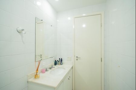 Apartamento para alugar com 75m², 3 quartos e 2 vagas Apartamento para alugar com 75m², 3 quartos e 2 vagasBanheiro