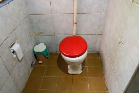 Casa para alugar com 30m², 1 quarto e 1 vaga Casa para alugar com 30m², 1 quarto e 1 vagaBanheiro