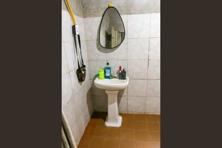 Casa para alugar com 30m², 1 quarto e 1 vaga Casa para alugar com 30m², 1 quarto e 1 vagaBanheiro