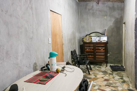 Casa para alugar com 30m², 1 quarto e 1 vaga Casa para alugar com 30m², 1 quarto e 1 vagaSala