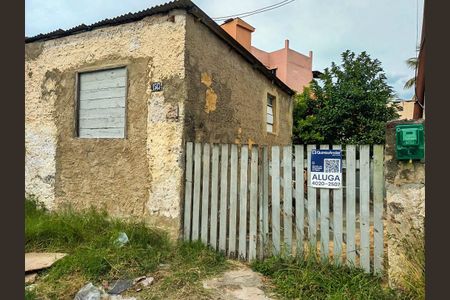 Casa para alugar com 30m², 1 quarto e 1 vaga Casa para alugar com 30m², 1 quarto e 1 vagaFachada