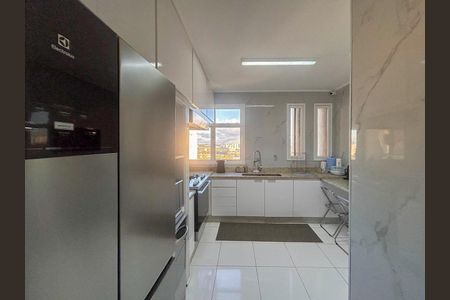 Apartamento à venda com 411m², 4 quartos e 3 vagas Apartamento à venda com 411m², 4 quartos e 3 vagasCozinha