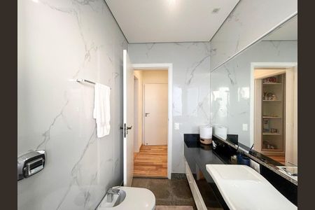 Apartamento à venda com 411m², 4 quartos e 3 vagas Apartamento à venda com 411m², 4 quartos e 3 vagasBanheiro da Suíte 3